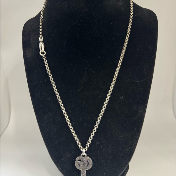 GUCCI Double G Key Necklace - Picture 6 of 15